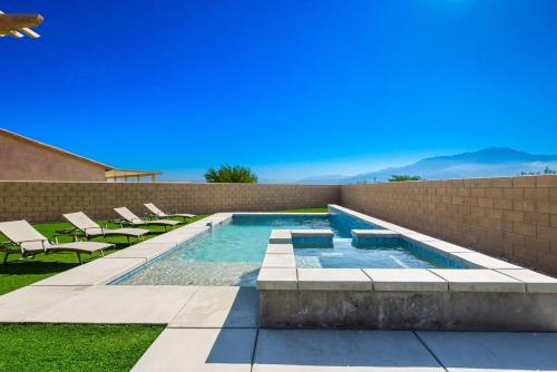 New House with Salt Water Pool and Majestic Views in Desert Hot Springs, USA