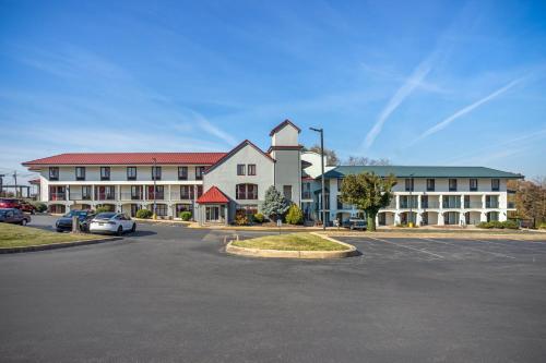 HomeTowne Studios by Red Roof Lancaster in Lancaster, USA