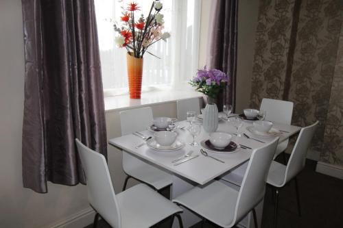 บริการและสิ่งอำนวยความสะดวก, Richmond House in แมเนอร์ คาสเซิล