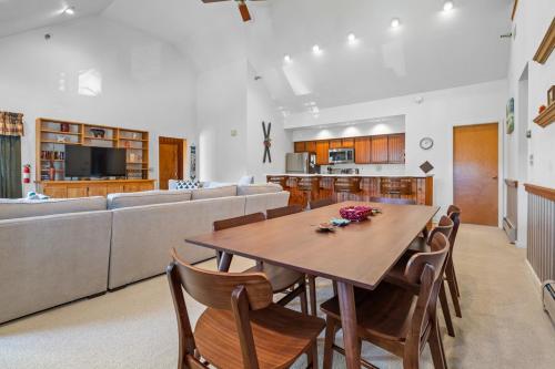 บริการและสิ่งอำนวยความสะดวก, Stratton's Crown Point Mountain Views, Top Floor newlly furnished in สแตรทตัน (VT)