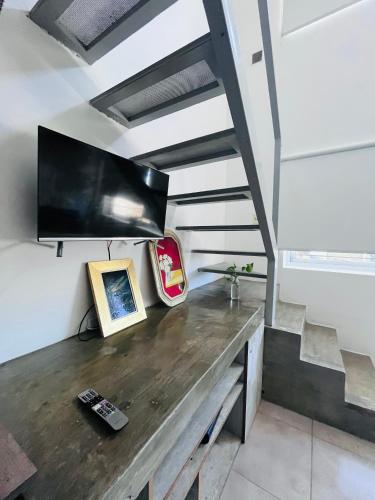 One-Bedroom Apartment image 3