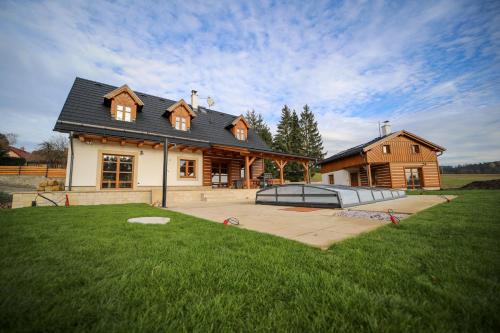 ทัศนียภาพภายนอกโรงแรม, Chalupa Loveč (Chalupa Lovec) in ซามอสติ-บลาตา