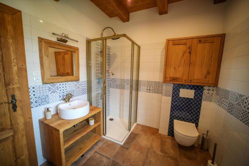 ห้องน้ำ, Chalupa Loveč (Chalupa Lovec) in ซามอสติ-บลาตา