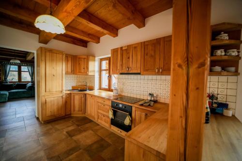 ห้องครัว, Chalupa Loveč (Chalupa Lovec) in ซามอสติ-บลาตา