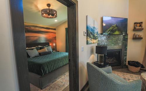 Valley View Resort Cabin #1 1-Bed Modern-Luxury with Hot Tub in Canaan Valley WV - image 2