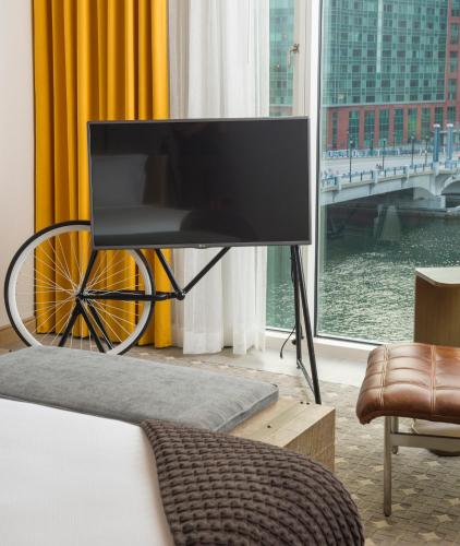 The Envoy Hotel, Autograph Collection