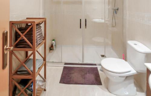 Three-Bedroom Holiday Home  image 1
