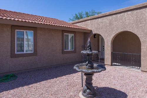 Cozy house w putting green mtn views BBQ in ฟาวเท่นฮิลล์