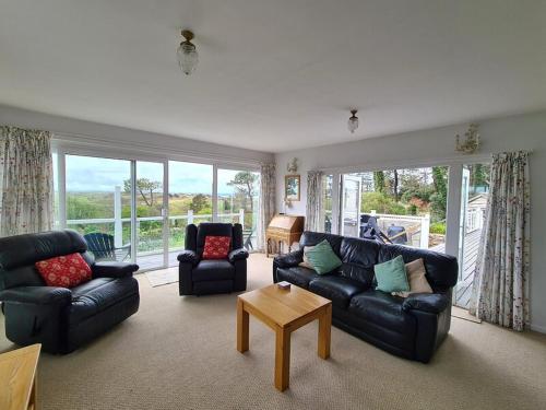 Surf - Holiday Home at Saunton, Croyde (photo 8)