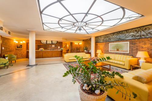 Vestíbulo, Altea Suites in Pomezia