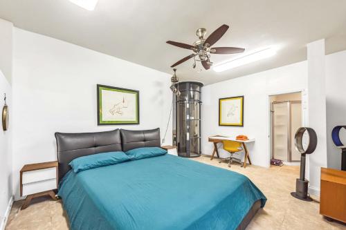 4BR Oasis with Heated Pool & Spa in Altadena, USA