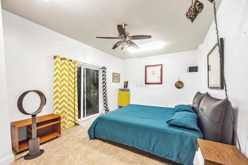 4BR Oasis with Heated Pool & Spa in Altadena, USA