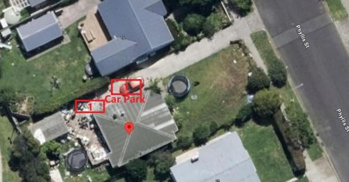 2 Double Beds including 1 Sofa Bed Garden Chalet, 14 Phyllis St, Mt Albert, Auckland, Auckland (photo 3)