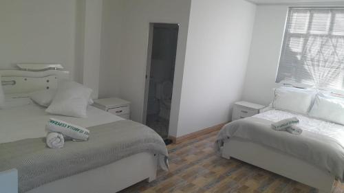 2 double beds, 2 twin beds