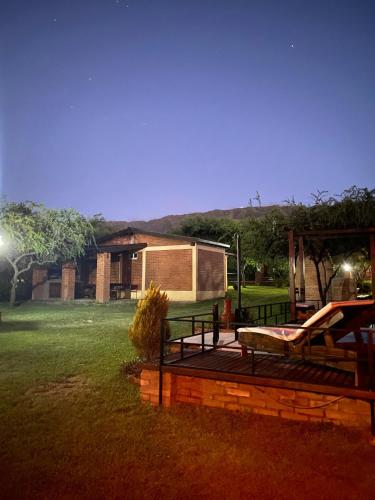 Apkārtne, Cabañas Los Tinos (Cabanas Los Tinos) in Karpinterija