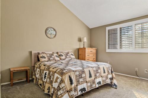 Three-Bedroom House image 10