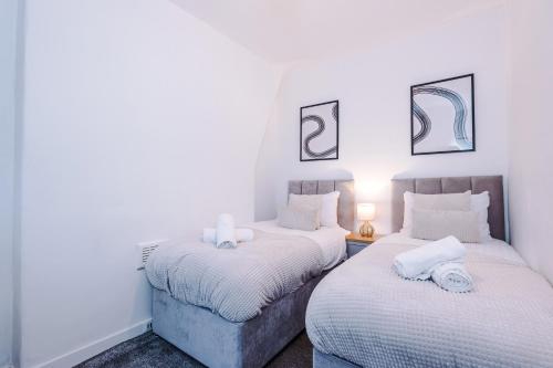 Modern Manchester 3-bed home , sleeps 7, FREE parking & close to city centre, Mánchester (foto 5)