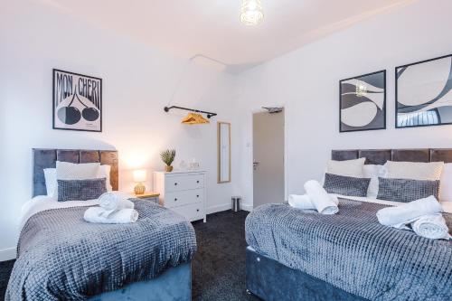 Modern Manchester 3-bed home , sleeps 7, FREE parking & close to city centre, Mánchester (foto 3)