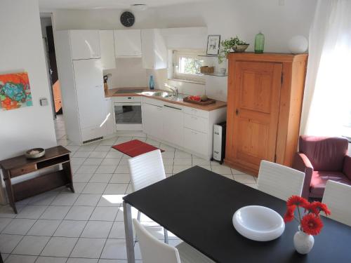 Casa Sopralago by Fewotessin in Gordola