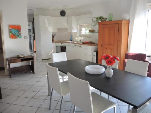 Casa Sopralago by Fewotessin in Gordola