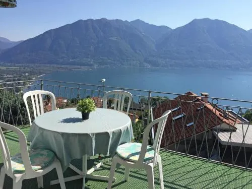 Casa Lydia by Fewotessin in Brione sopra Minusio, Schweiz