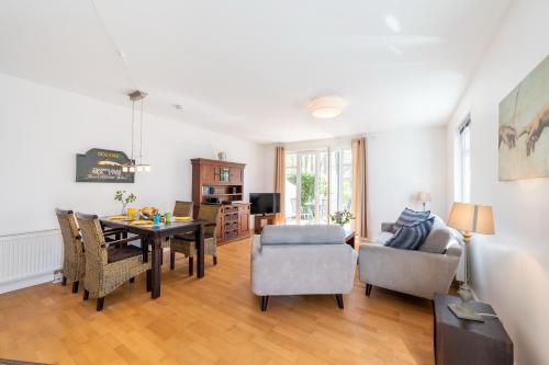 Residenz an der Prorer Wiek am Kurpark 45m von Heinrich-Heine-Straße entfernt