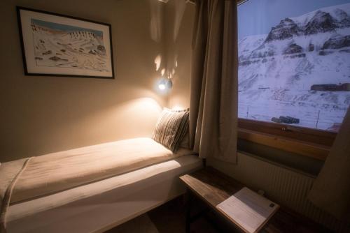 Coal Miners Cabins Room Type - Economy Single Room with Shared Bathroom