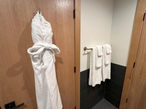 Bandon Woods Lodge & Spa - image 2