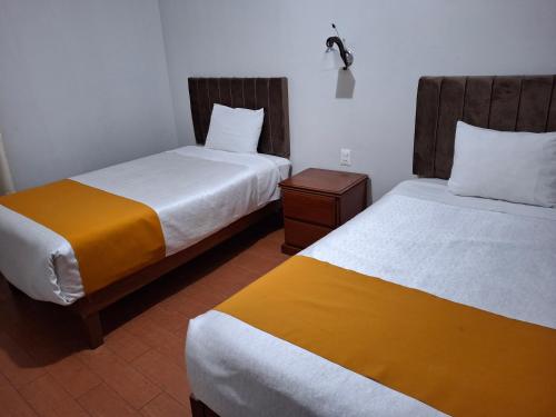 Twin Room image 2