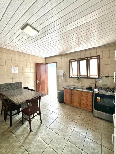 Quarto em Florianópolis (Quarto em Florianopolis) in Itacorubi