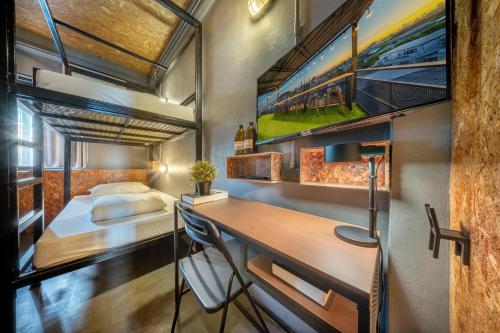 room detail thumbnail 0