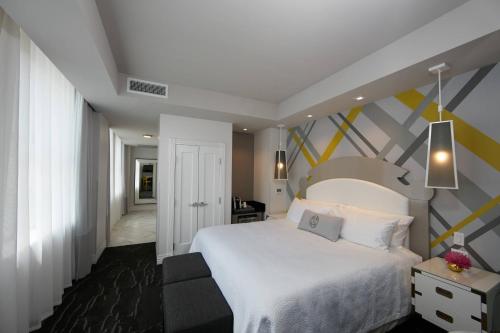 Elyton Hotel, Autograph Collection by Marriott Room Type - Room, 1 King Bed (Hearing Accessible)
