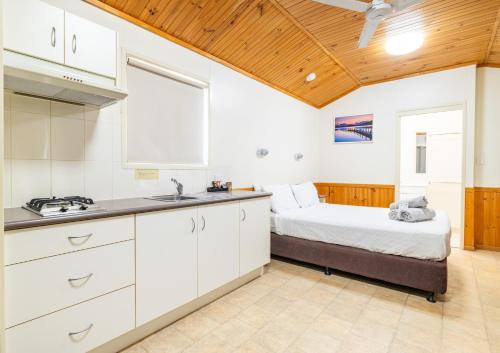 1 queen bed
