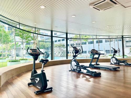 SF 1-12Pax Puchong Sky Pod 3Room IOI Mall 8Bed LRT - image 14