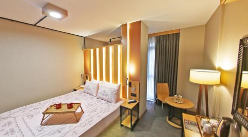 Antik Hotel Istanbul - Tap to explore photos