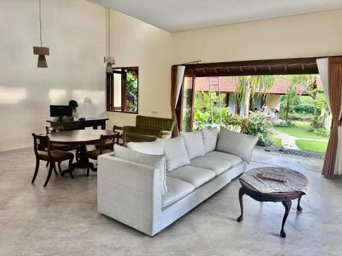 Sanur ocean view villas - Tap to explore photos