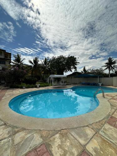 مسبح, Zing gardens E06 in Kongowea