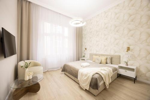 Luxurious & Elegance W18 Grand Suite w' Balcony by Prestige Homes, Budapešť