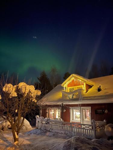 Villa Red House Arctic Circle