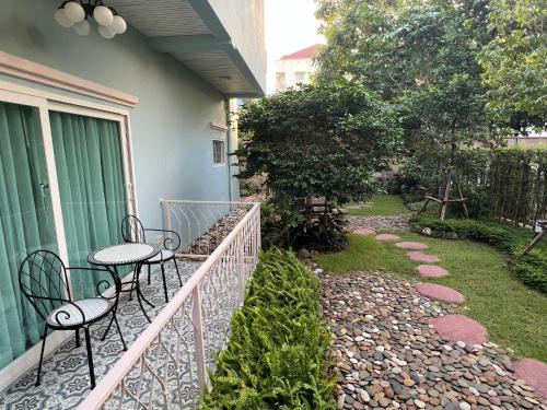 Exterior view, Dusita Residence near Kiak Kai Pier