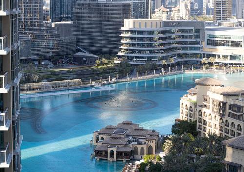 Stunning 2 BR Burj Khalifa Fountain Views, Dubai (Foto 3)