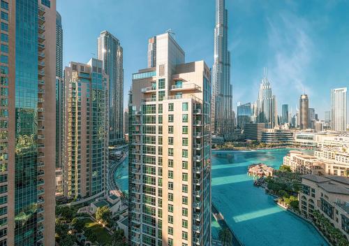 Stunning 2 BR Burj Khalifa Fountain Views, Dubai (Foto 9)
