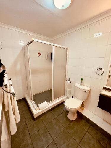 Deluxe King Room image 2