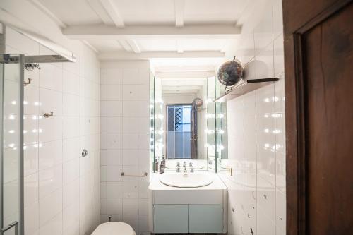 Pantheon Terrace 2 BR Apartment - image 6