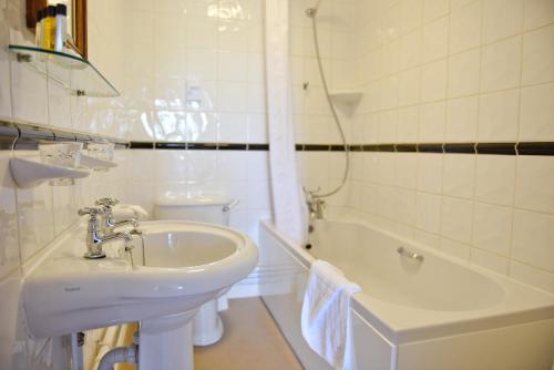 The Riviera Hotel & Holiday Apartments Alum Chine - image 13