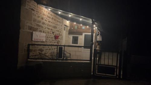 Gîte La Cahute (Gite La Cahute) in Masbaraud-Merignat