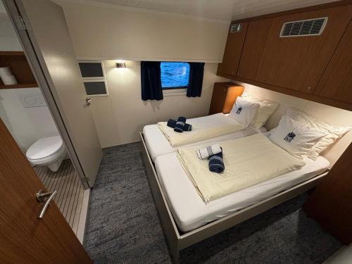Hotelboat Iris, Amsterdam (photo 3)