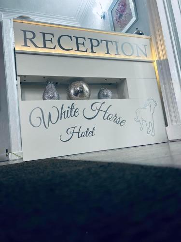 Vestabils, White Horse Hotel in Mintlaw