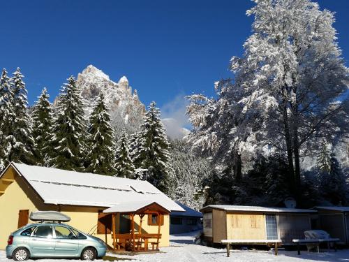 Dārzs, Camping Castelpietra in Tonadico