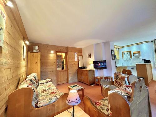 Appartement pour 6, centre Meribel, proche commerces et pistes, piscine l'ete - FR-1-180-303 in Lezeretta